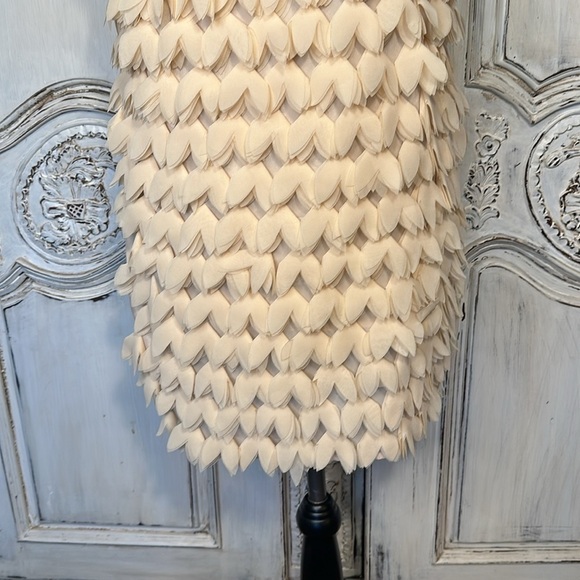 Champagne & Strawberry Sleeveless V Neck 3D Blush and Lace Statement Dress S/8P - Picture 4 of 14